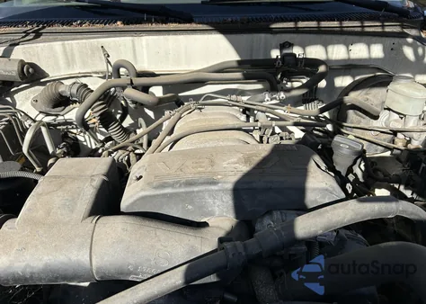 2002 Toyota Sequoia Sr5 V8 from USA, damaged, VIN 5TDZT34A82S090937